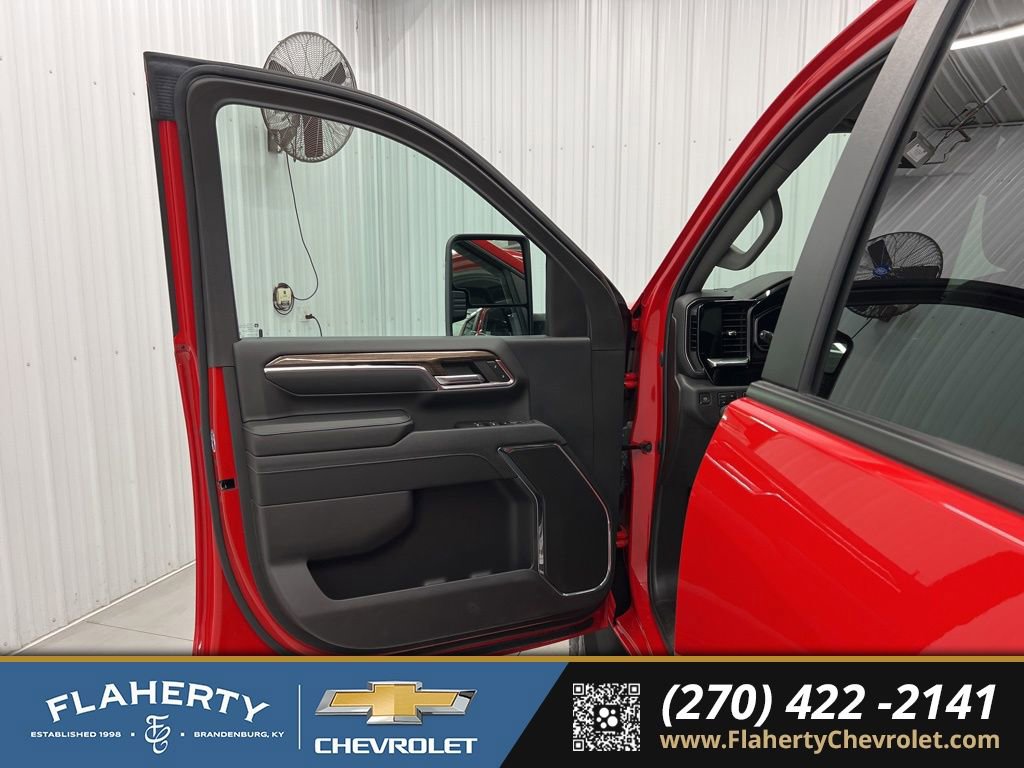 Used 2024 Chevrolet Silverado 3500 LT w/ Convenience Package image 8