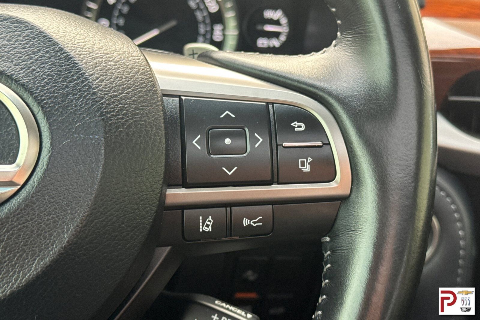 Used 2019 Lexus LX 570 4WD w/ Luxury Package image 33