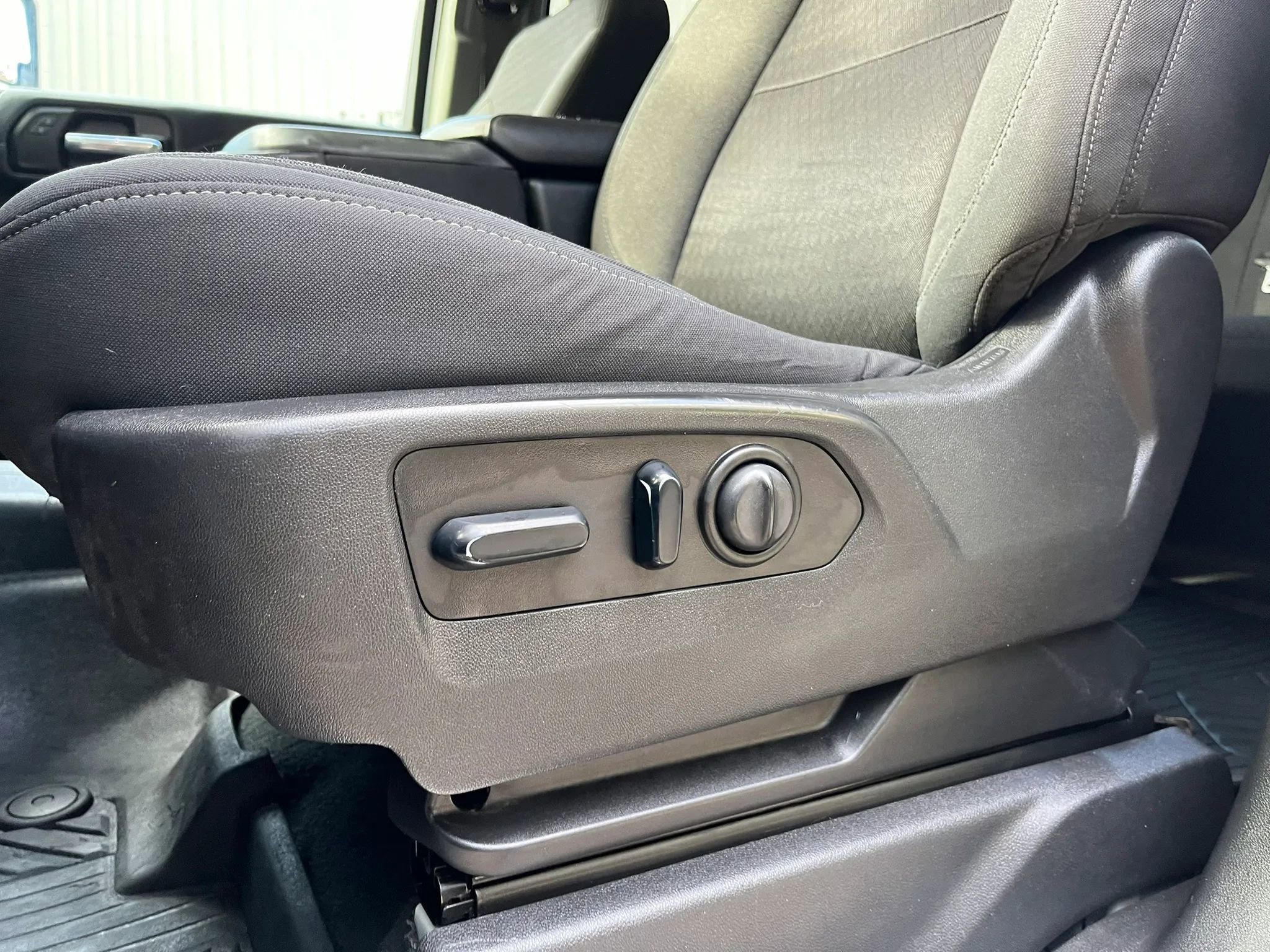 Used 2023 Chevrolet Silverado 2500 LT w/ Convenience Package image 20