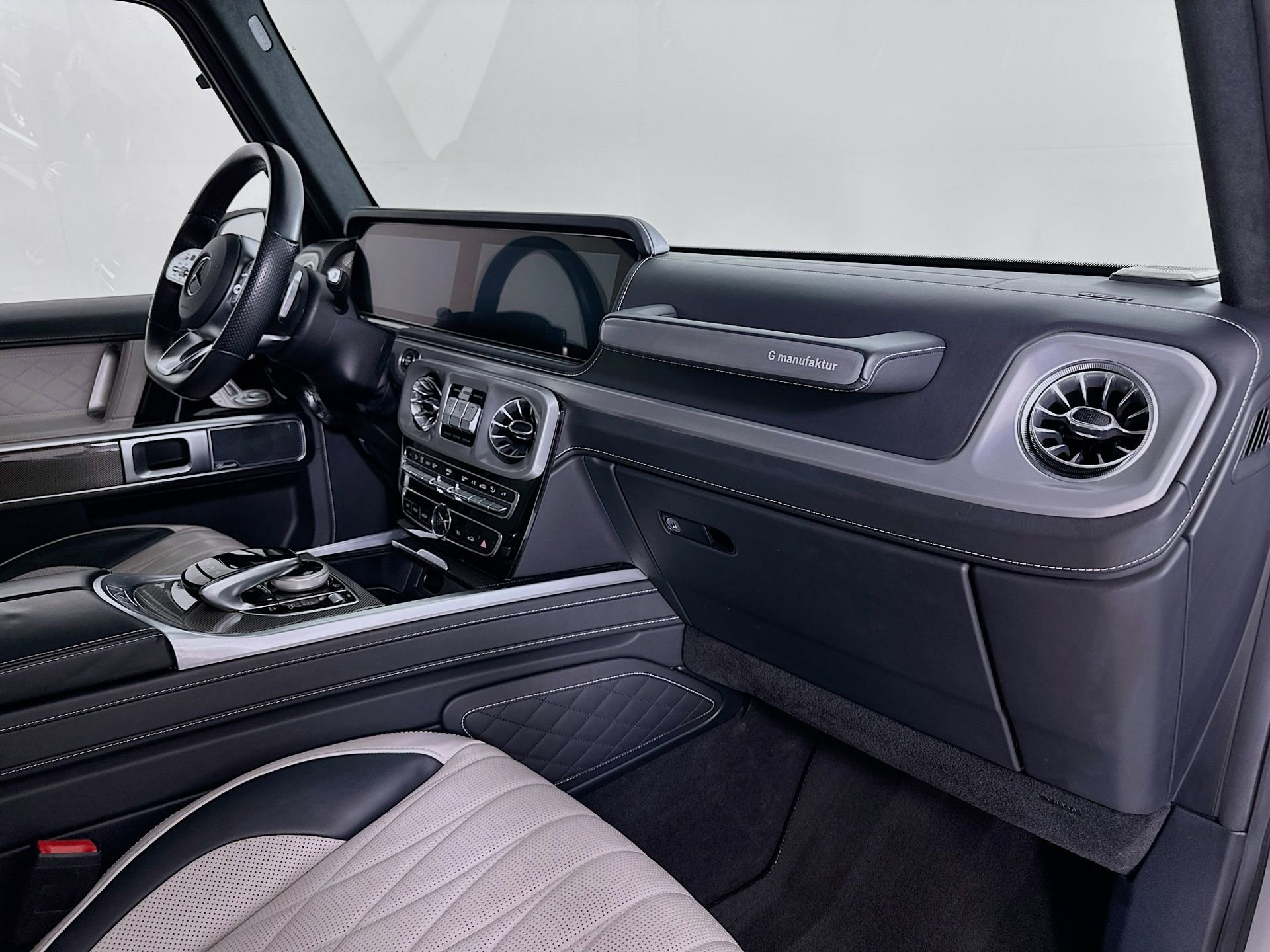 Used 2020 Mercedes-Benz G 550 image 32