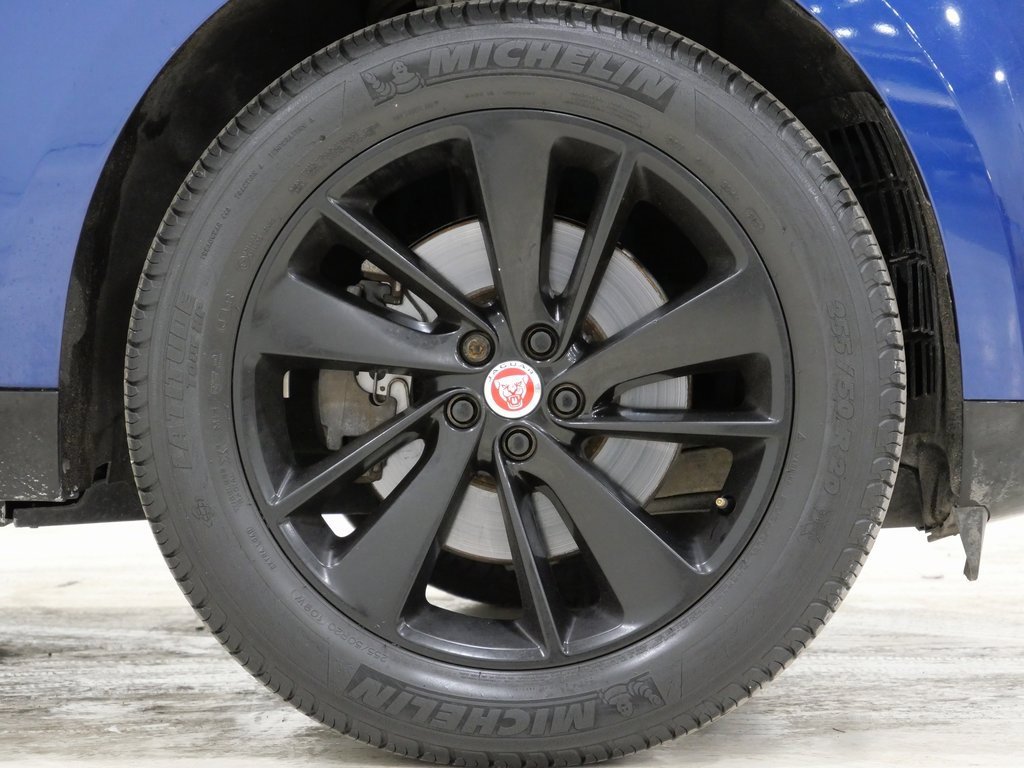 Used 2022 Jaguar F-PACE S image 10