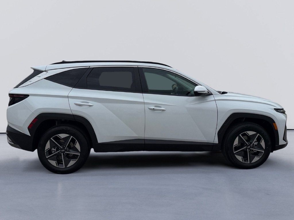 New 2026 Hyundai Tucson Blue SE AWD/4WD image 2