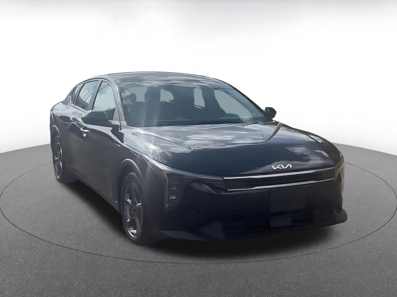 Used 2025 Kia K4 LXS video 2