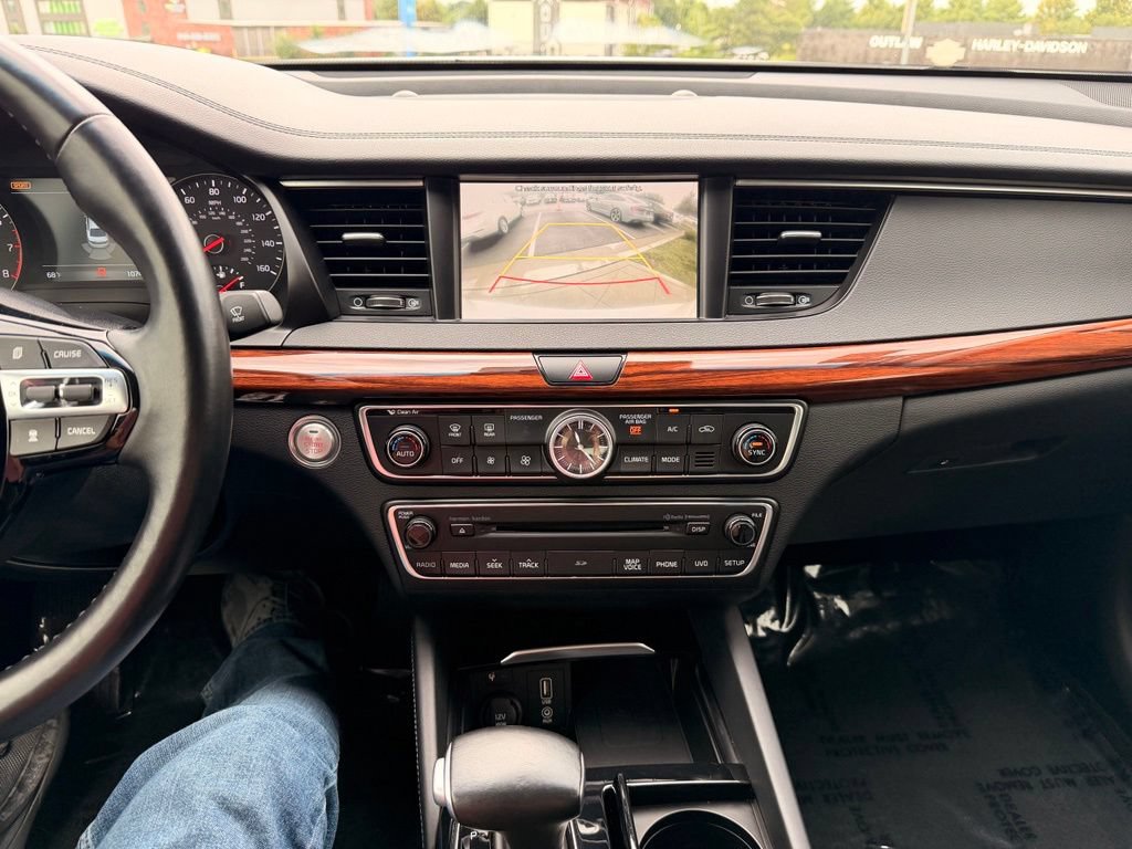 Used 2017 Kia Cadenza Technology FWD image 25