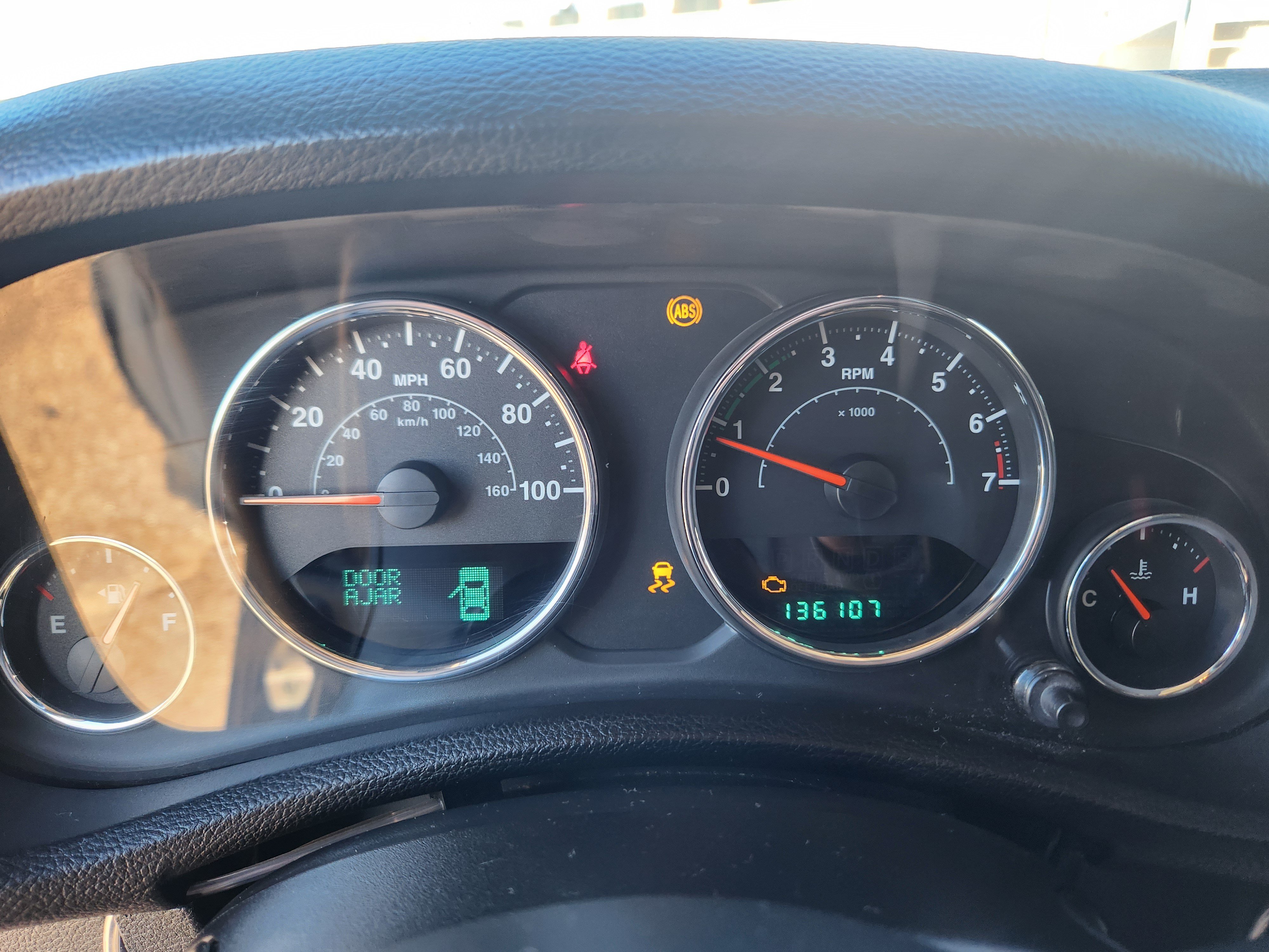 Used 2013 Jeep Wrangler Unlimited Sahara w/ Connectivity Group AWD/4WD image 11