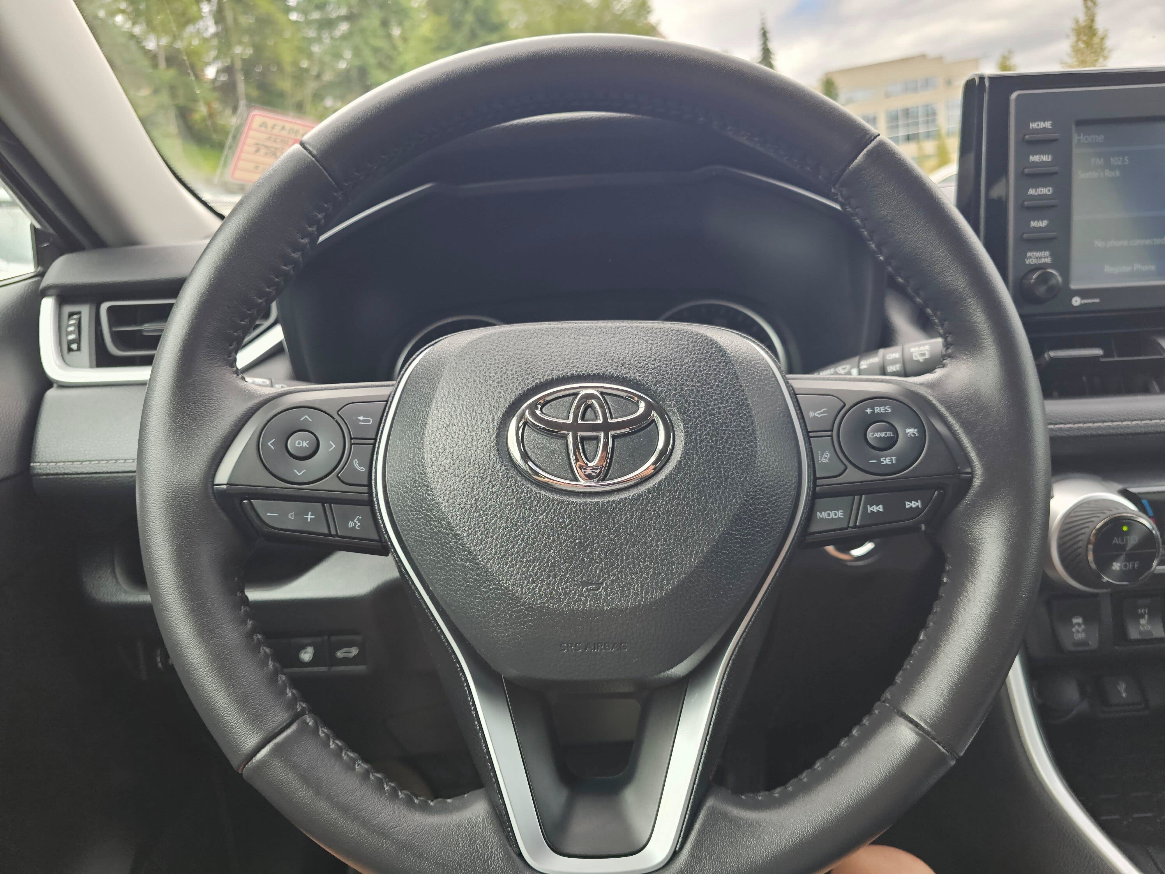 Used 2022 Toyota RAV4 XLE w/ Convenience Package AWD/4WD image 24
