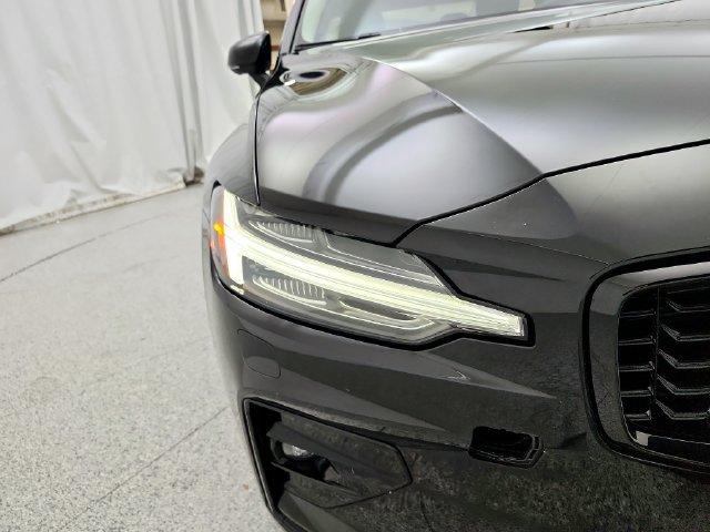 Certified 2024 Volvo S60 B5 Plus w/ Climate Package AWD/4WD image 32