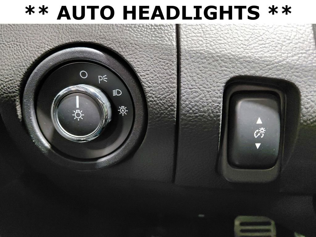 Used 2018 Ford Taurus SHO image 24