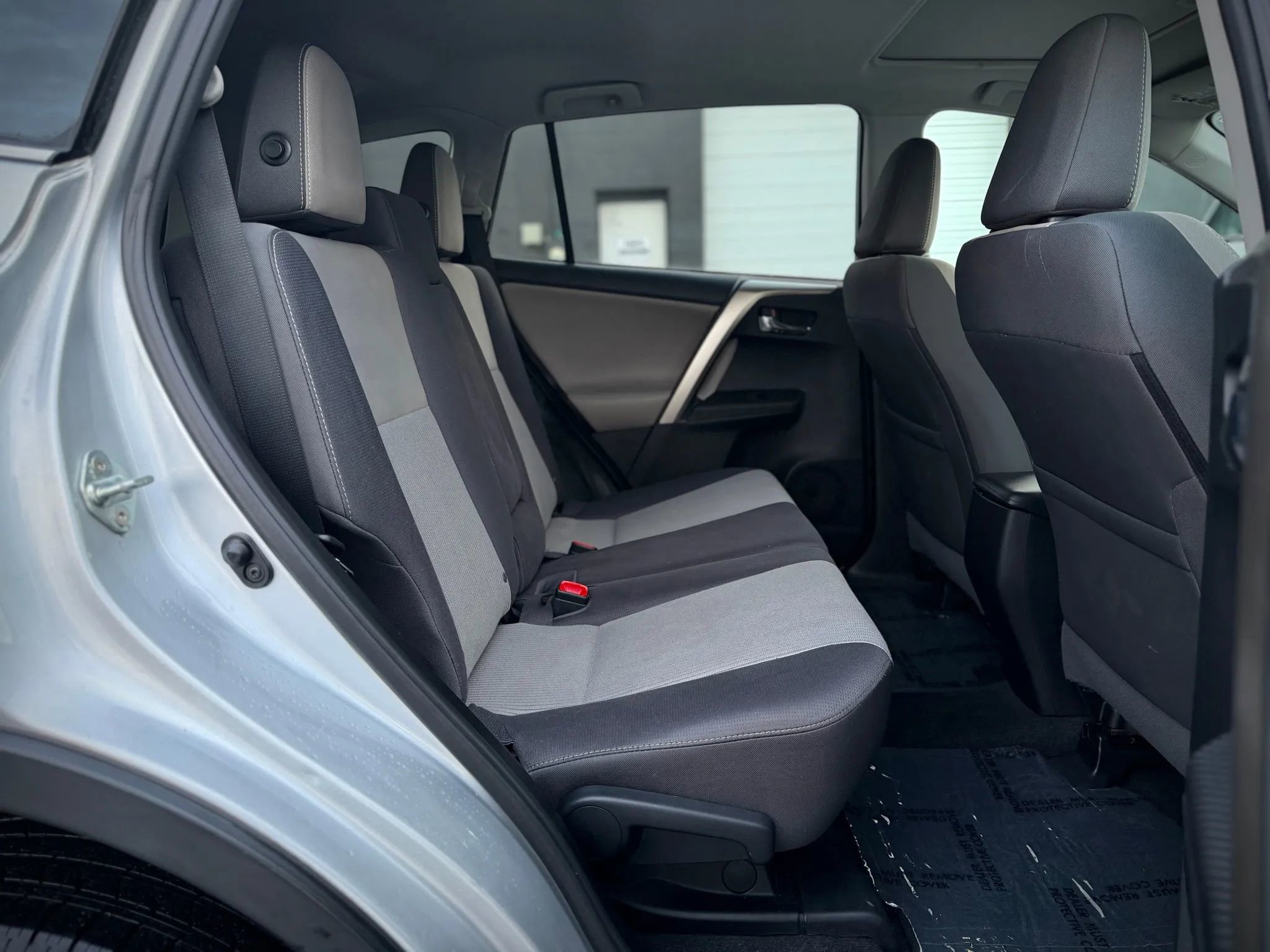 Used 2015 Toyota RAV4 XLE image 18