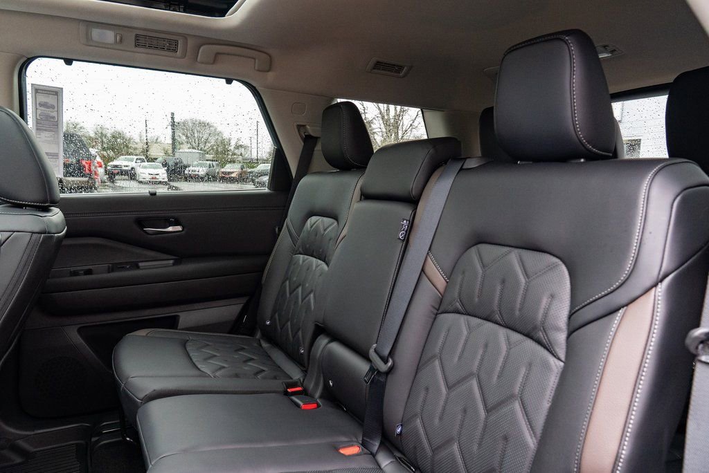 New 2026 Nissan Pathfinder Platinum AWD/4WD image 26