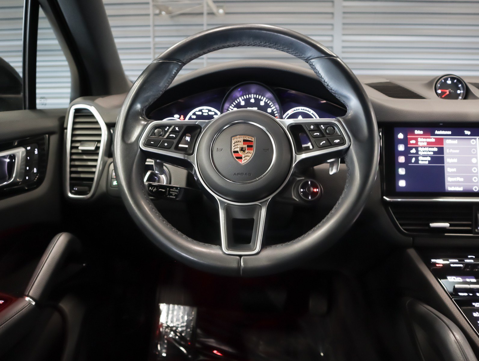 Certified 2023 Porsche Cayenne Platinum Edition AWD/4WD image 12