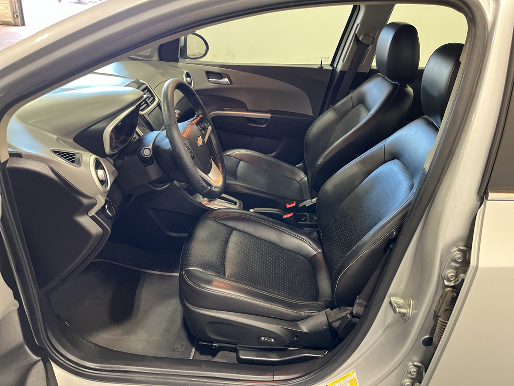 Certified 2018 Chevrolet Sonic Premier FWD image 29
