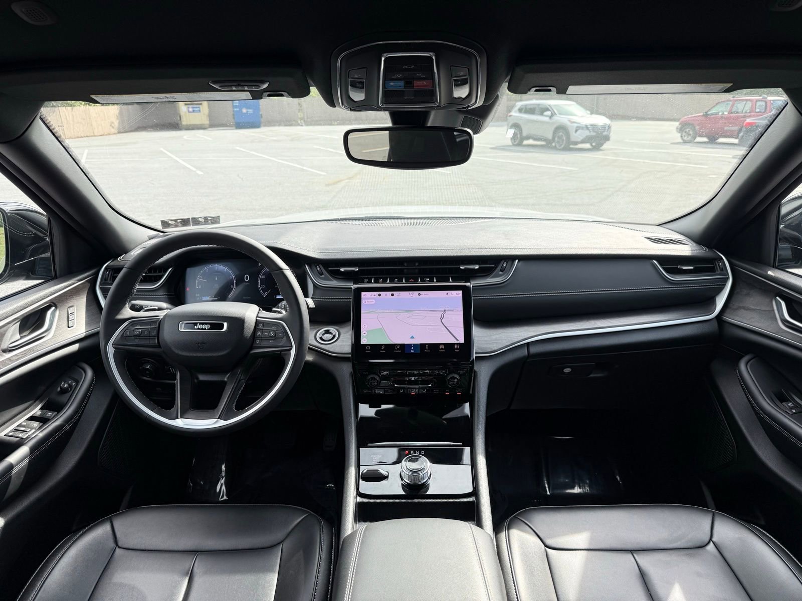 Used 2024 Jeep Grand Cherokee Limited image 25