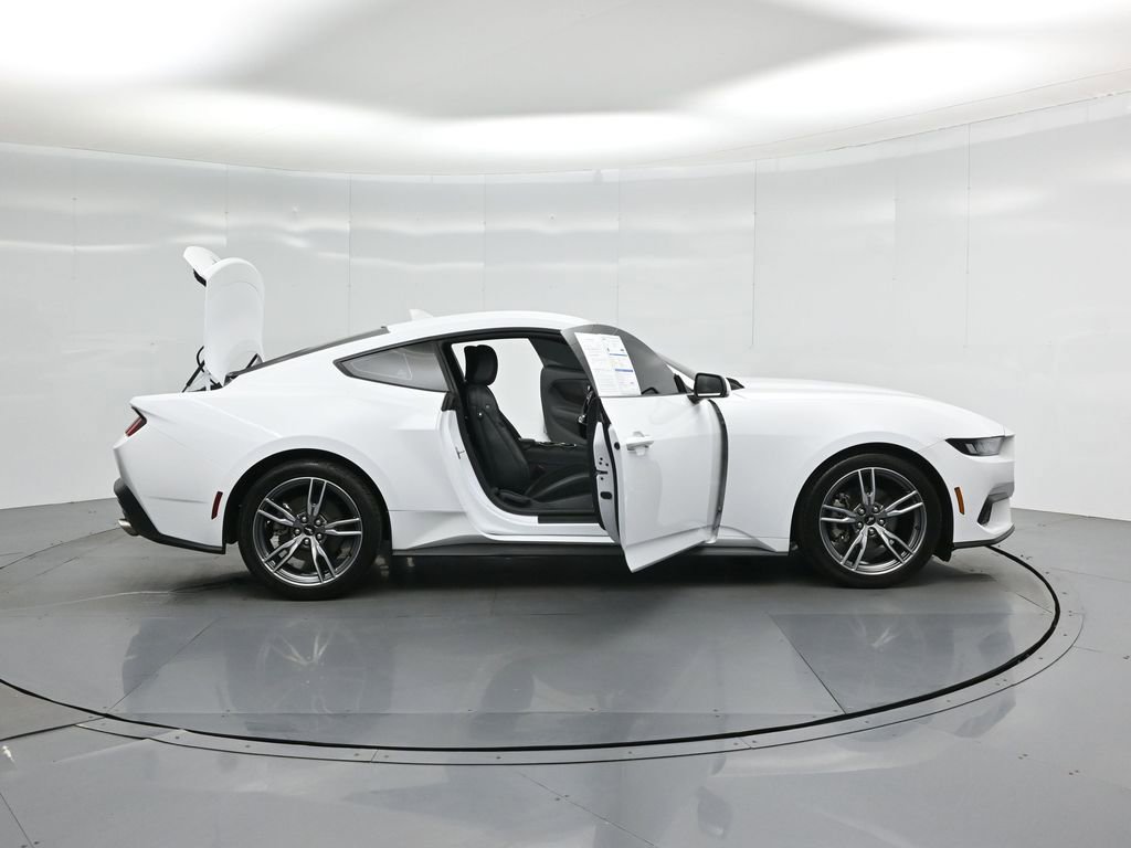 Certified 2024 Ford Mustang Coupe image 5