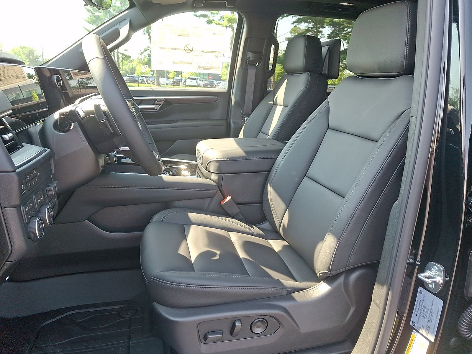 New 2026 Chevrolet Suburban Z71 w/ Z71 Off-Road Package AWD/4WD image 14