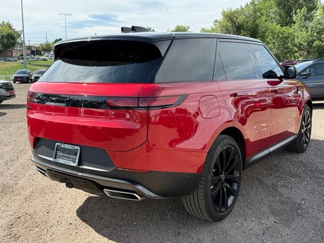 Used 2025 Land Rover Range Rover Sport SE AWD/4WD image 5