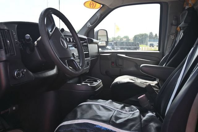 Used 2009 GMC Savana 3500 RWD image 14