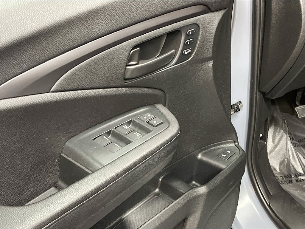 Used 2023 Honda Passport EX-L image 17