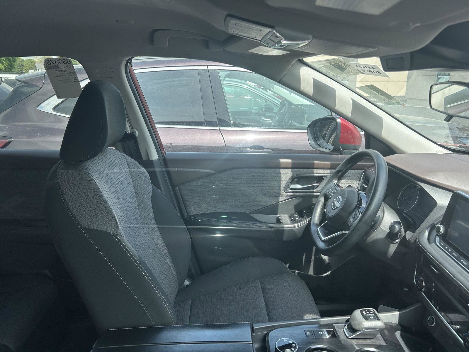 Used 2023 Nissan Rogue SV AWD/4WD image 7