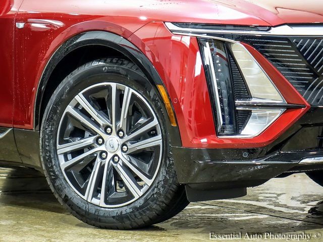 New 2025 Cadillac Lyriq Luxury w/ LPO, Floor Liner Package image 3