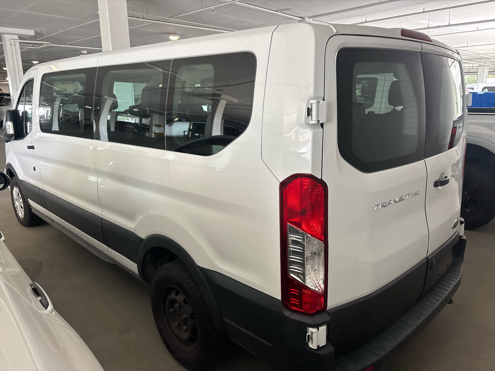 Used 2023 Ford Transit 350 XLT image 4