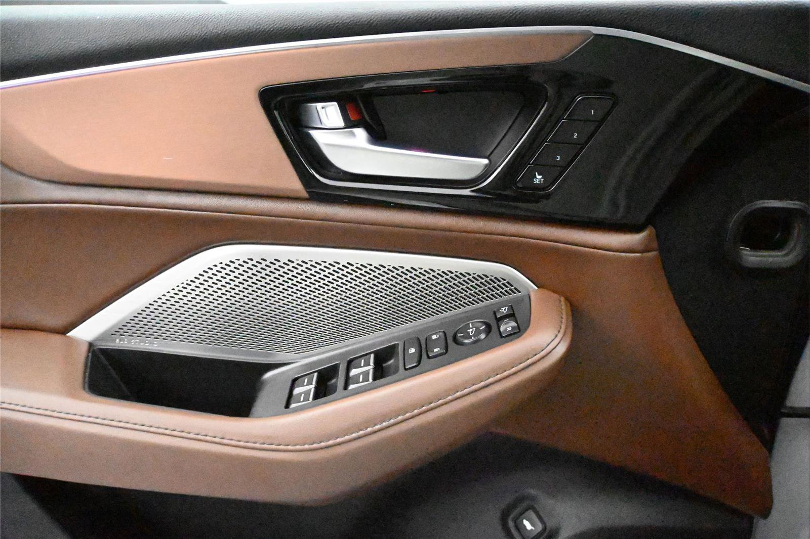 Certified 2022 Acura MDX SH-AWD w/ Technology Package image 6