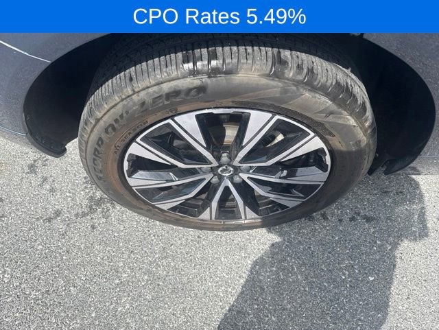 Used 2023 Volvo XC60 B5 Plus AWD/4WD image 9