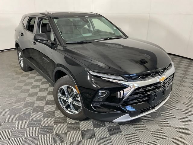 Used 2025 Chevrolet Blazer LT AWD/4WD image 44