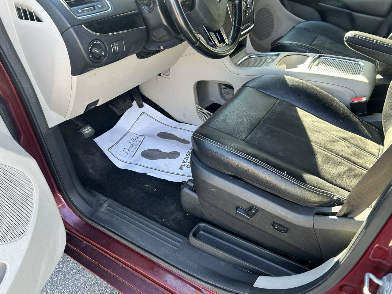 Used 2019 Dodge Grand Caravan SXT FWD image 10