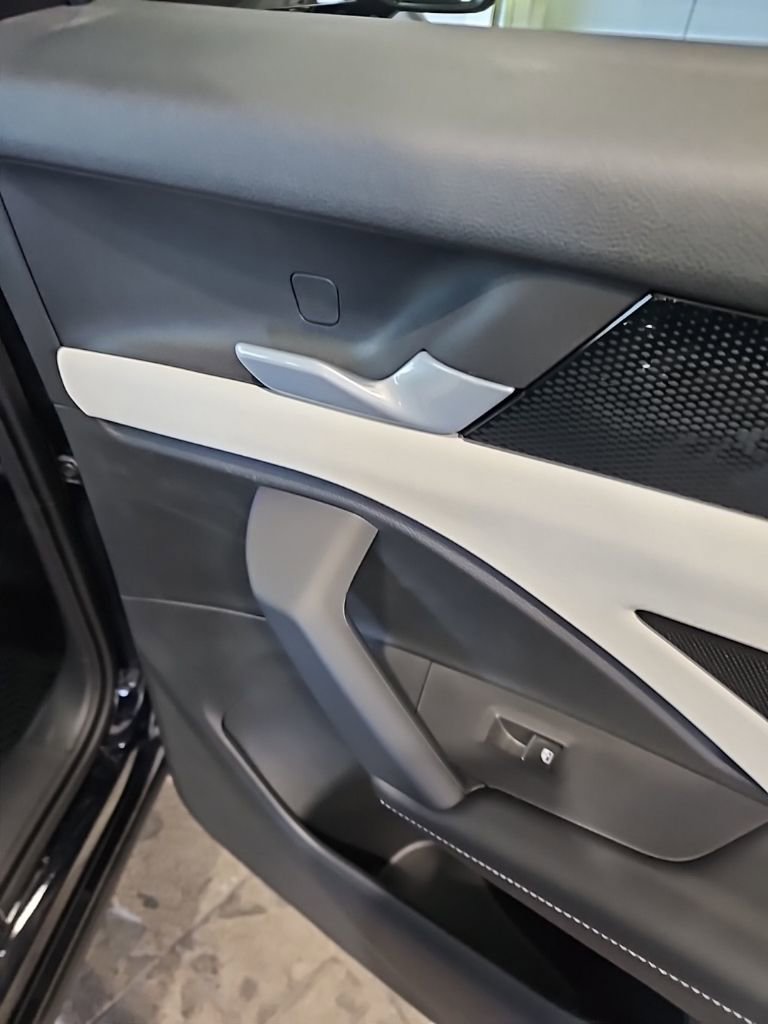 New 2026 Volkswagen Tiguan SE image 16