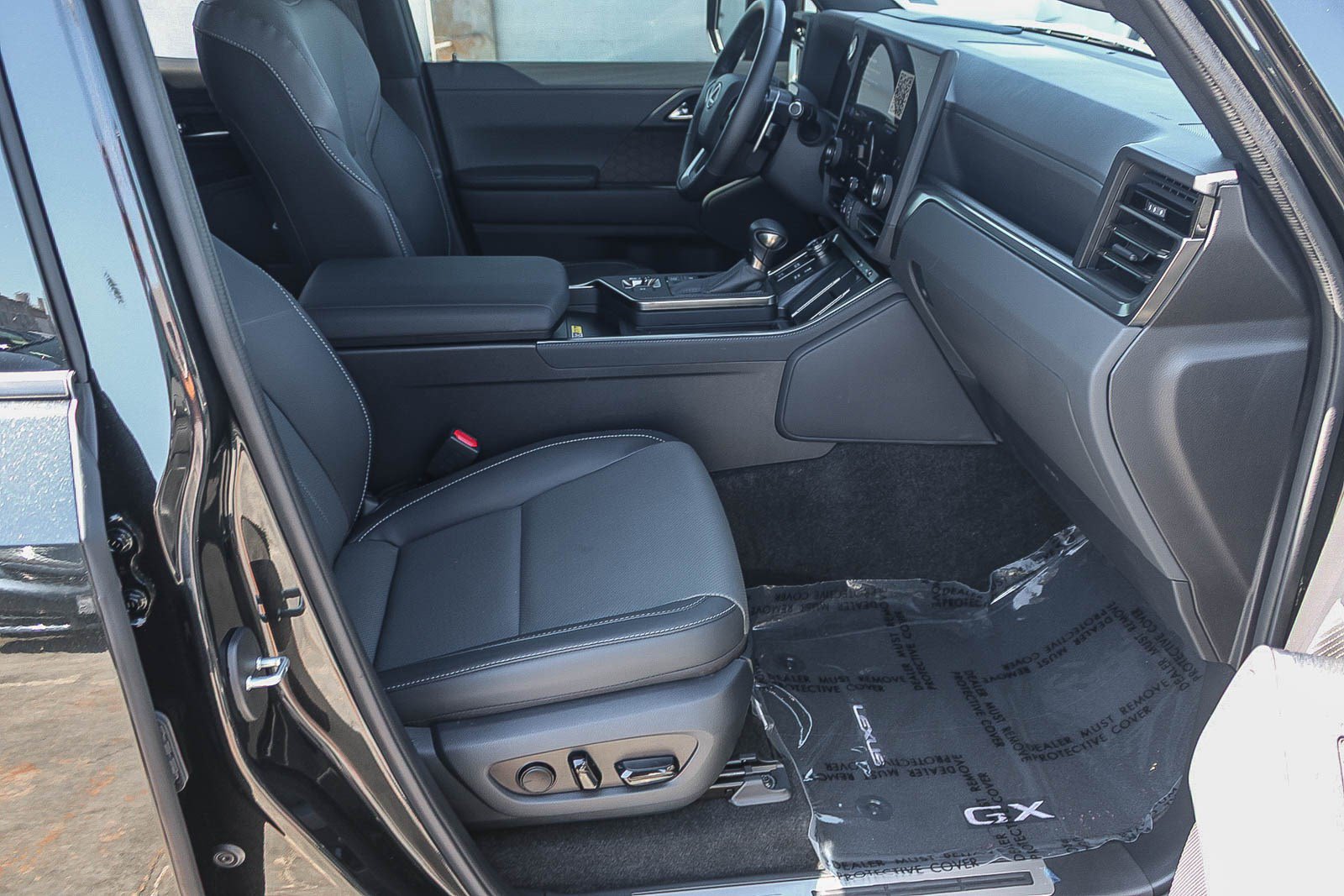 Used 2025 Lexus GX 550 w/ Cold Area Package AWD/4WD image 18