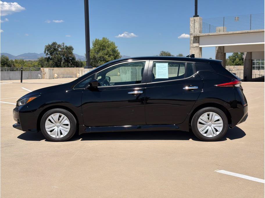 Used 2025 Nissan Leaf S FWD image 5