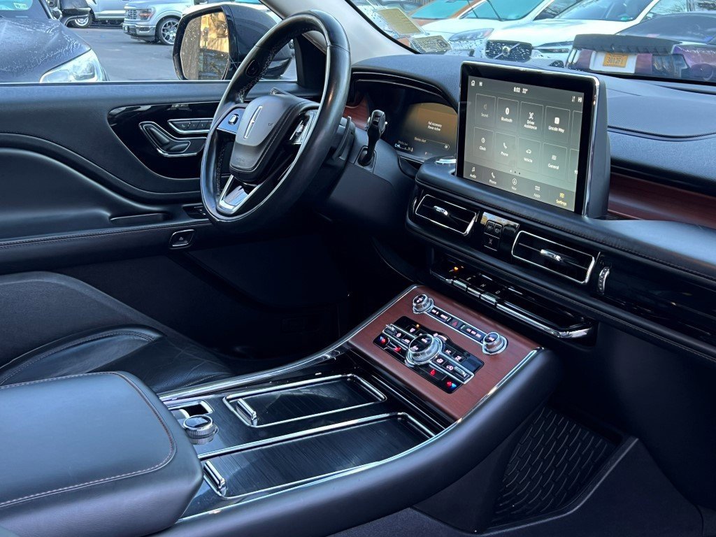Certified 2022 Lincoln Aviator Reserve image 12
