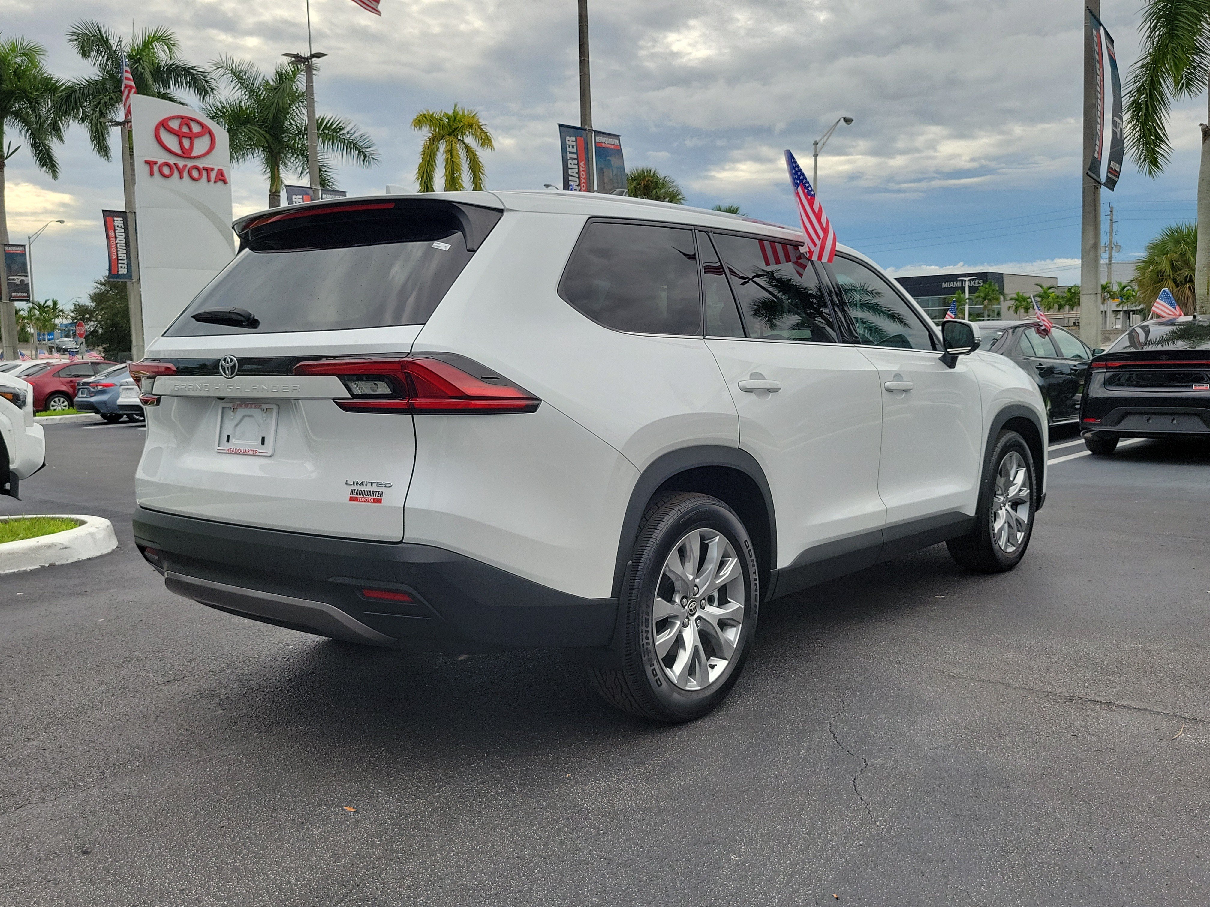 Used 2025 Toyota Grand Highlander FWD image 12