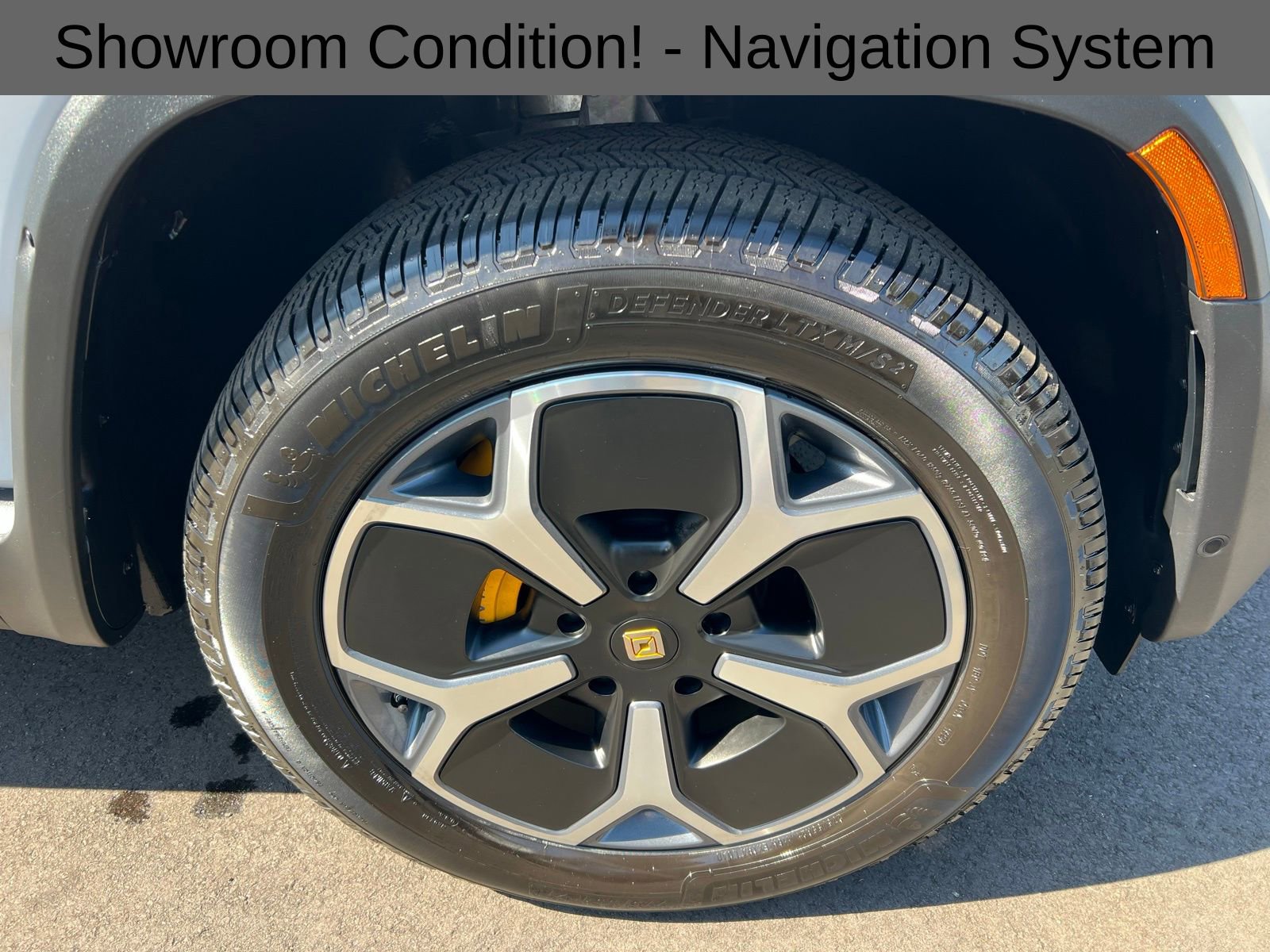 Used 2022 Rivian R1T Adventure image 11