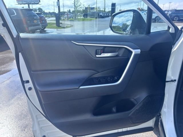 Used 2022 Toyota RAV4 XLE w/ XLE Grade Weather Package AWD/4WD image 13