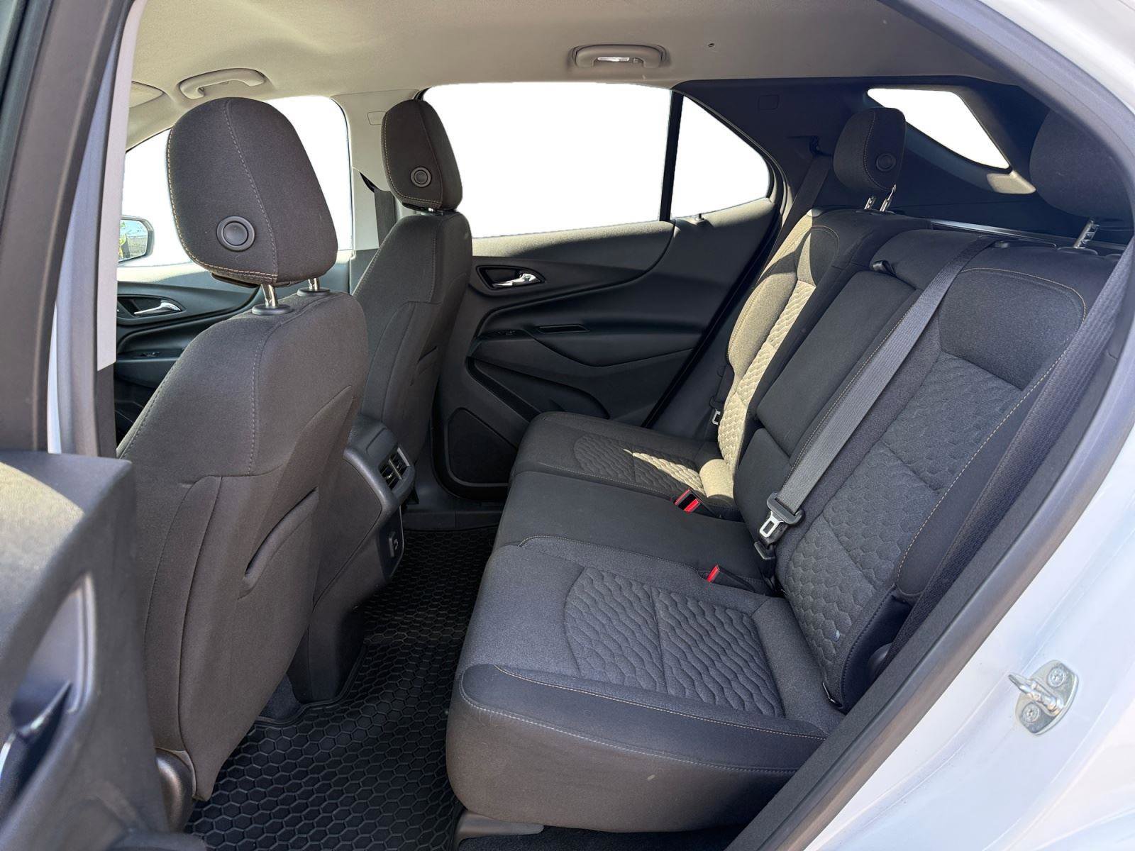 Used 2020 Chevrolet Equinox LT w/ Driver Convenience Package image 19