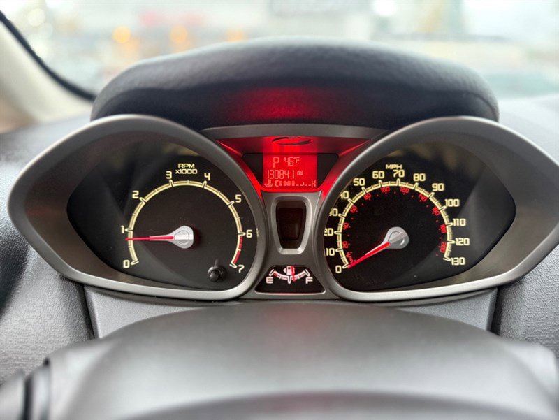 Used 2013 Ford Fiesta SE image 10
