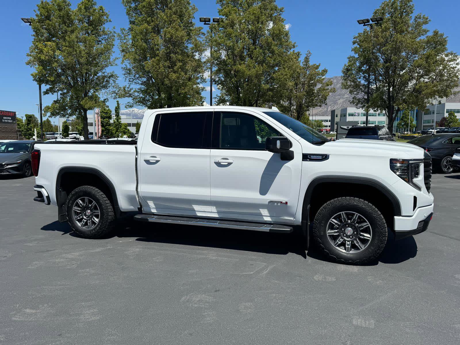 Used 2024 GMC Sierra 1500 AT4 w/ AT4 Preferred Package AWD/4WD image 15
