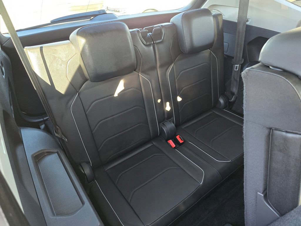 Used 2018 Volkswagen Tiguan SEL Premium FWD image 13