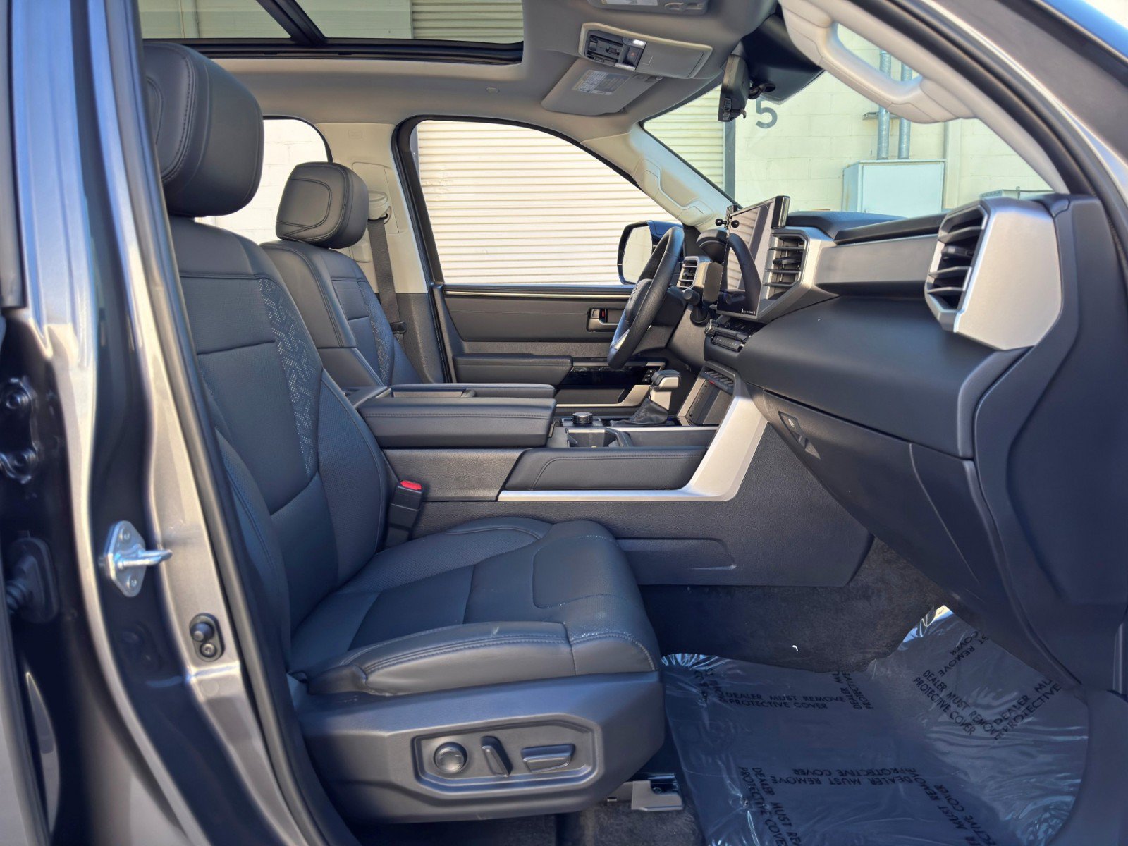 Used 2024 Toyota Tundra Limited AWD/4WD image 16
