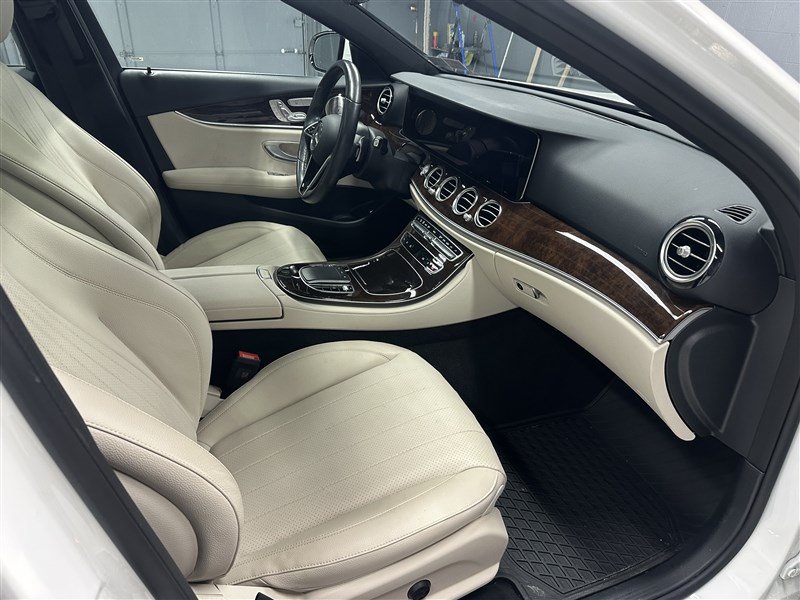Used 2023 Mercedes-Benz E 350 4MATIC Sedan image 11