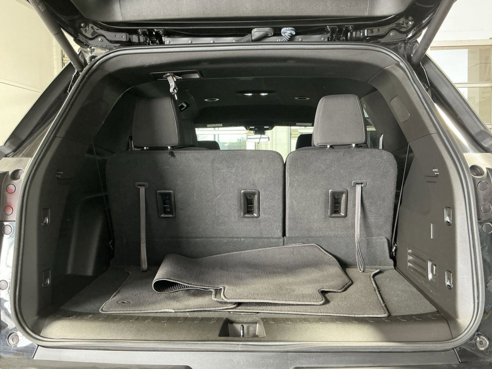 Used 2023 Chevrolet Traverse LT image 26