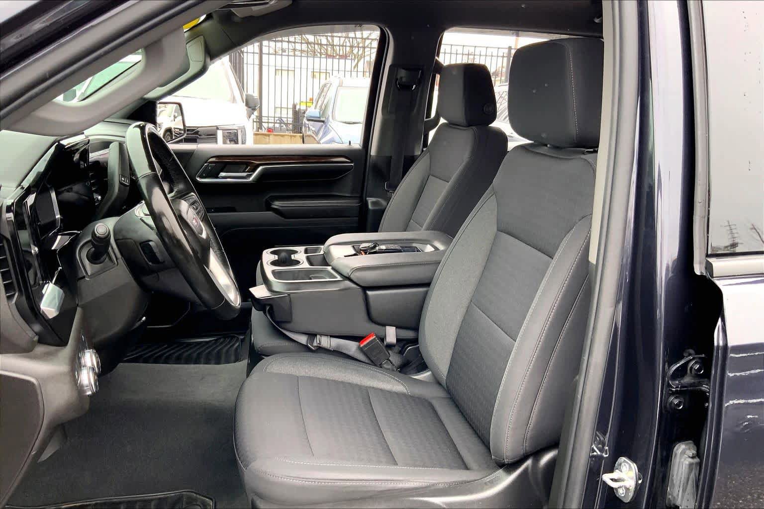 Used 2023 GMC Sierra 1500 Elevation image 9