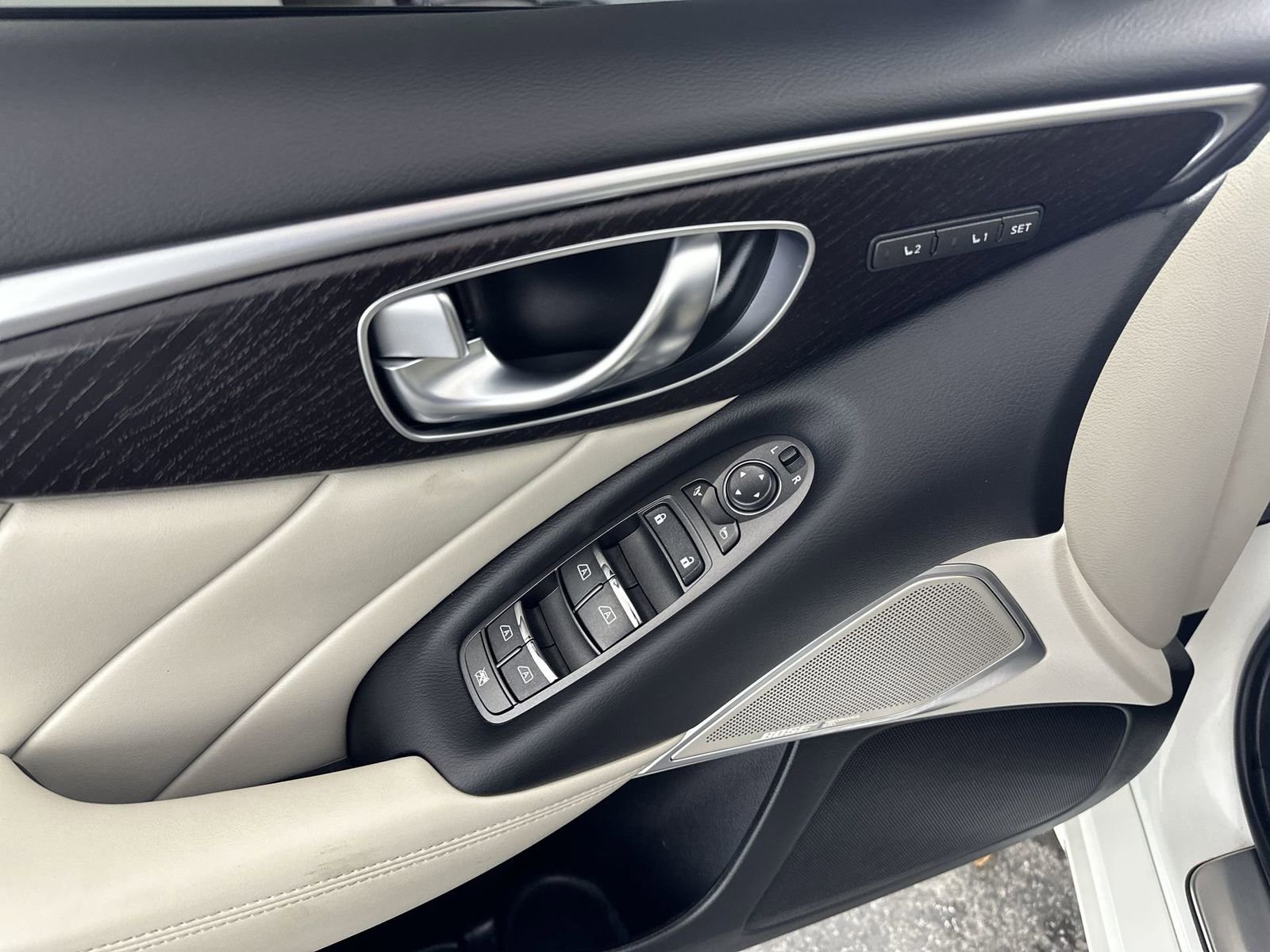 Used 2024 INFINITI Q50 Sensory image 17