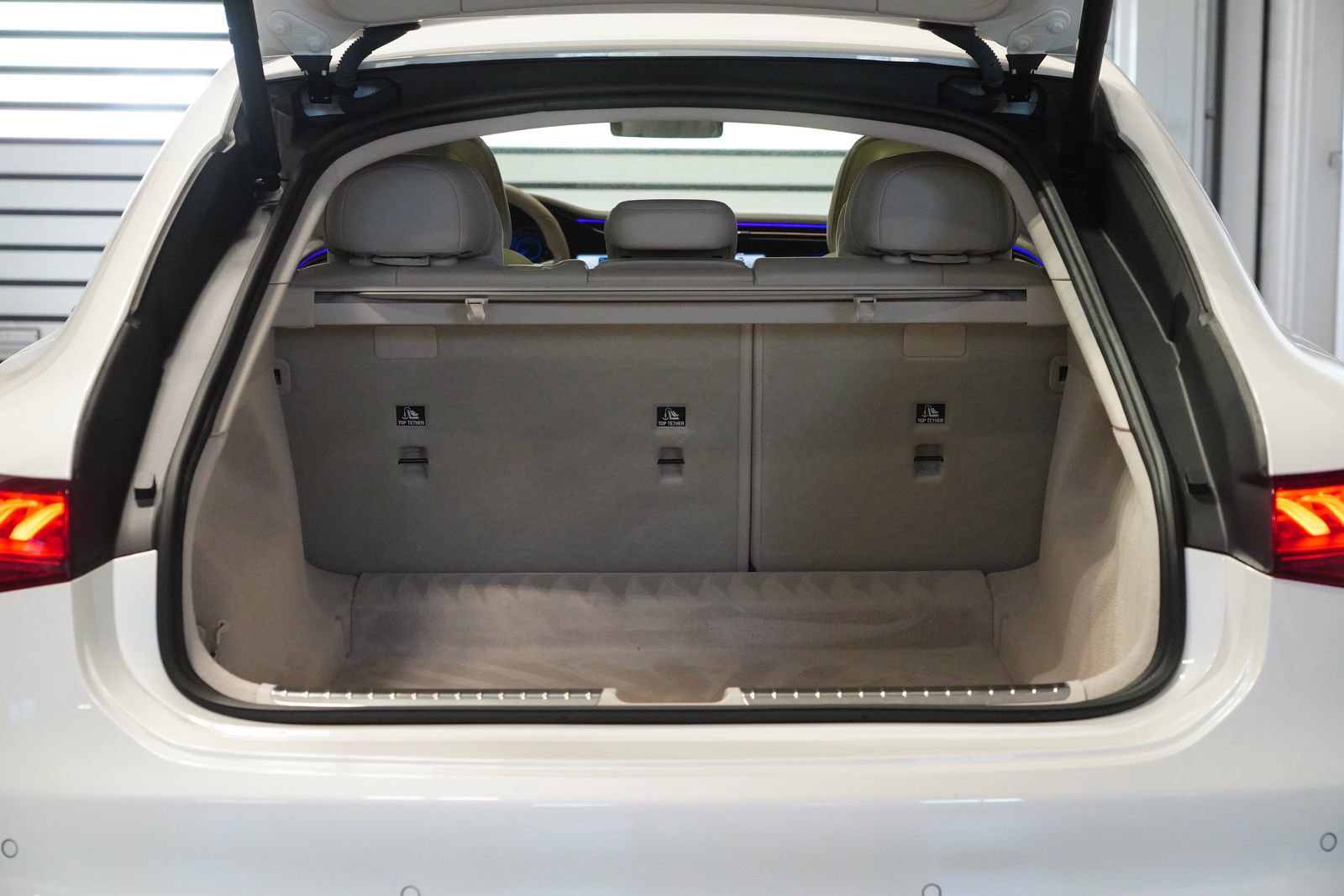 Used 2023 Mercedes-Benz EQS 580 4MATIC Sedan image 31