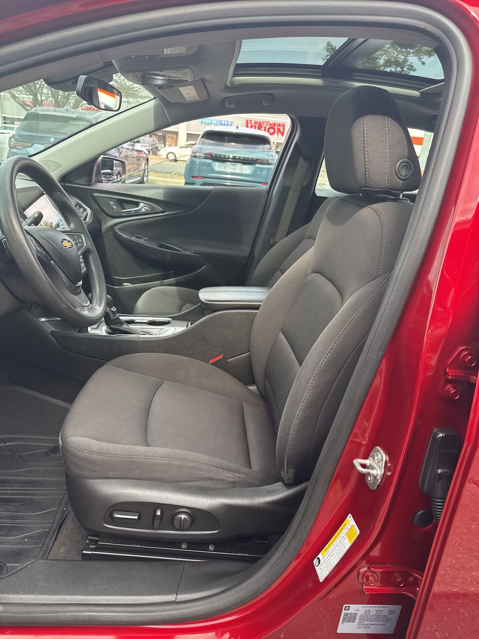 Used 2021 Chevrolet Malibu LT FWD image 25