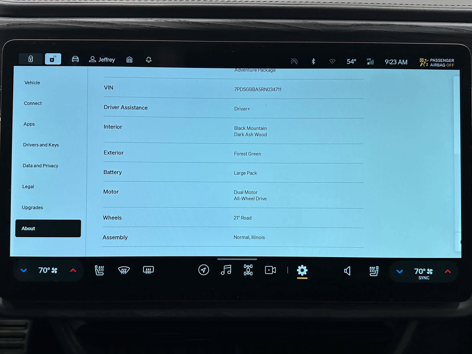 Used 2024 Rivian R1S Adventure image 36