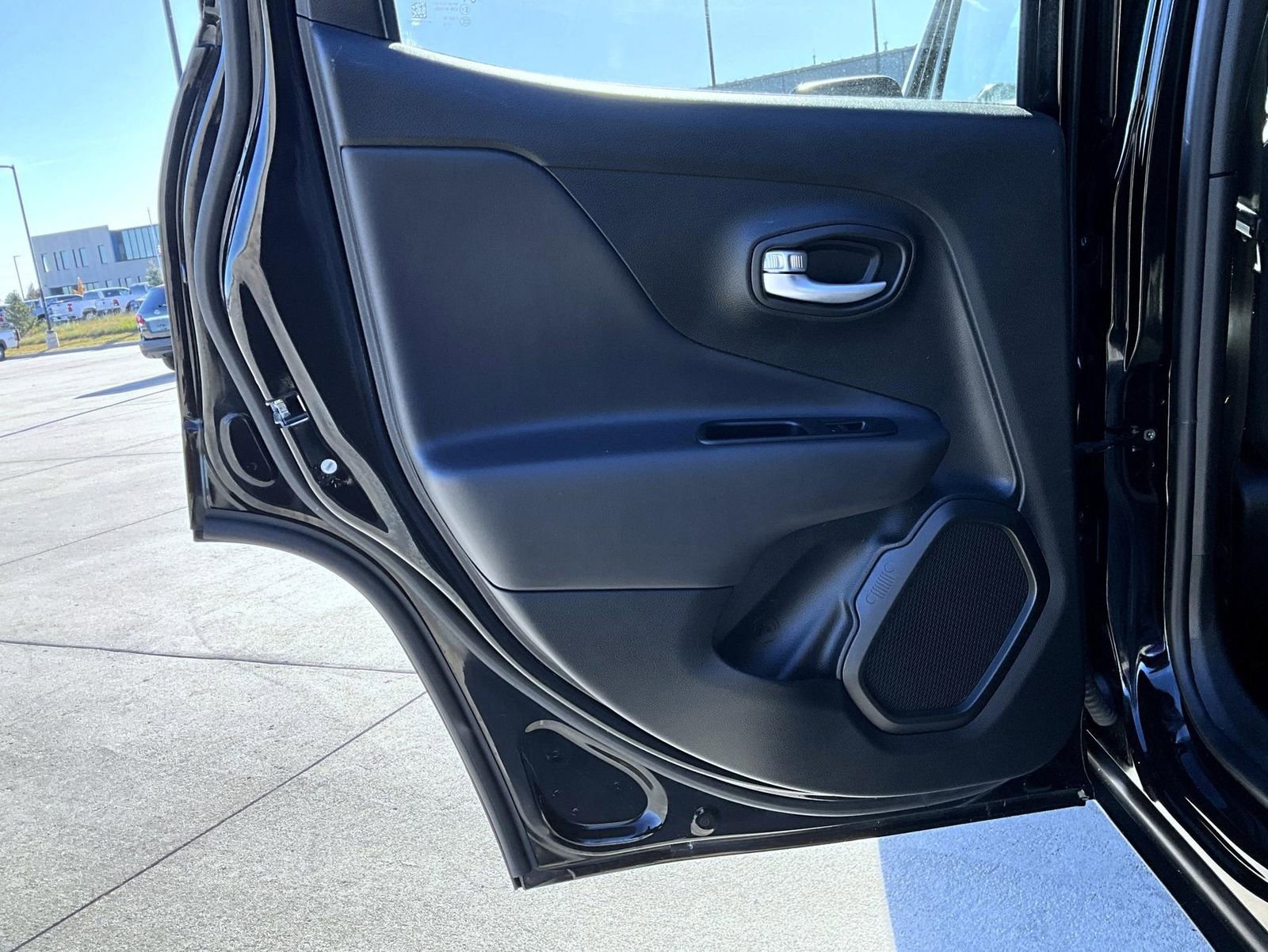 Used 2023 Jeep Renegade Latitude image 18