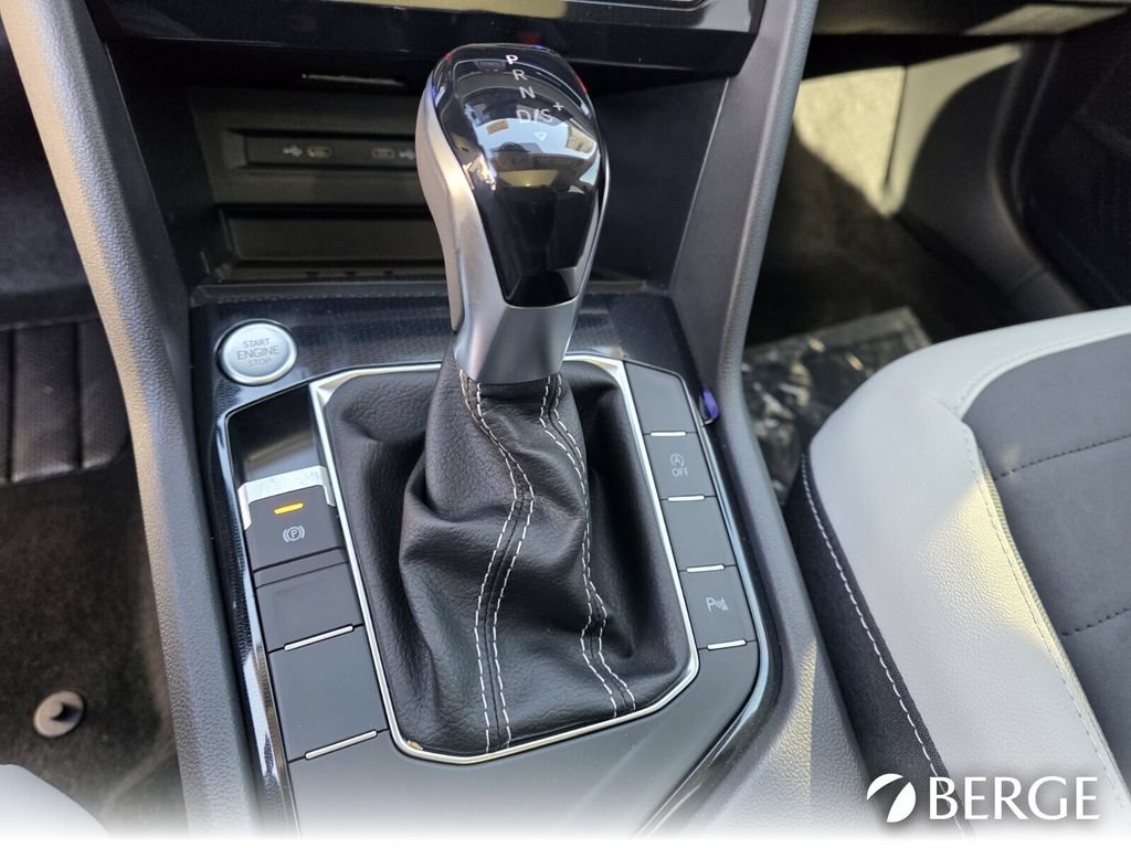New 2026 Volkswagen Taos SE FWD image 20